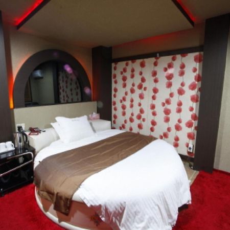 בוסאן Hotel Queen מראה חיצוני תמונה